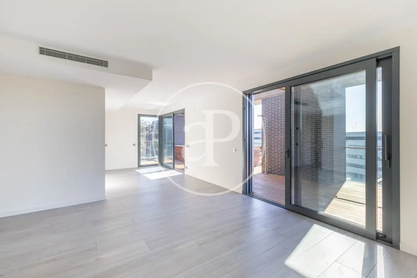 Ático de obra nueva con piscina en venta en Finestrelles