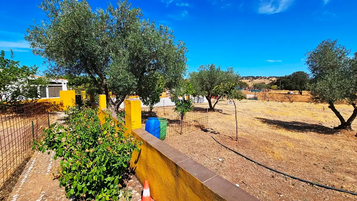 Jardí de Casa o xalet en venda en Cumbres Mayores amb Aire condicionat, Jardí privat i Terrassa