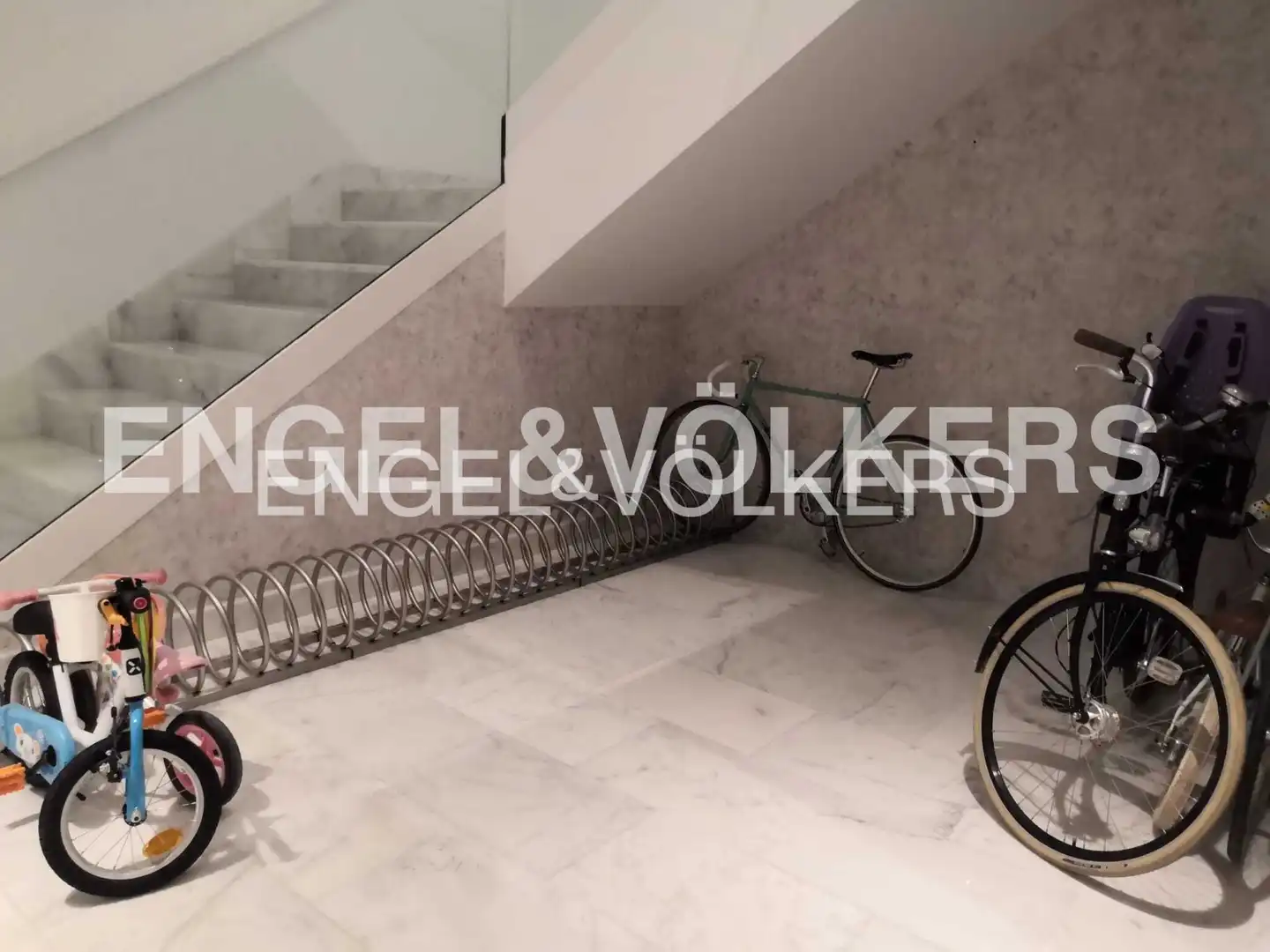 Wohnung zur Miete in Madrid mit Klimaanlage, Heizung und Abstellraum