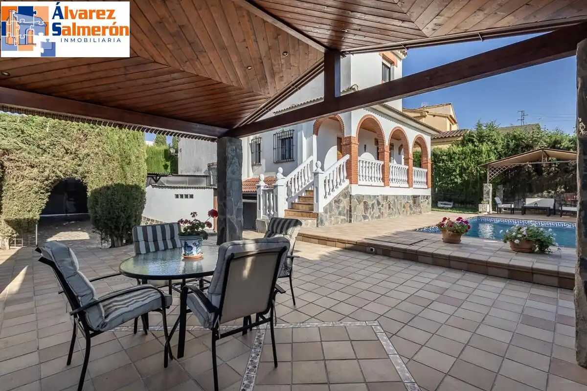 Chalet en venta en Gójar, imagen 2