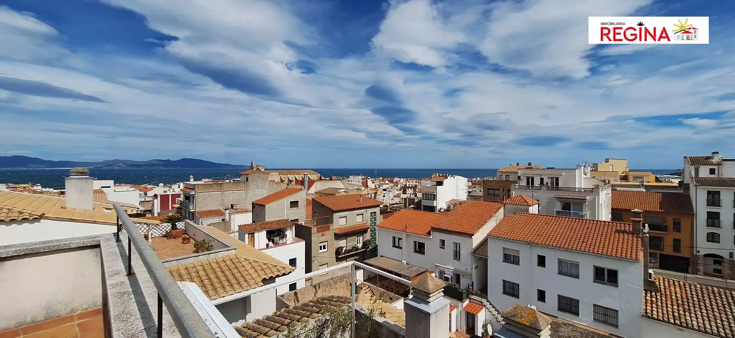Außenansicht von Dachboden zum Verkauf in L'Escala mit Heizung, Terrasse und Möbliert