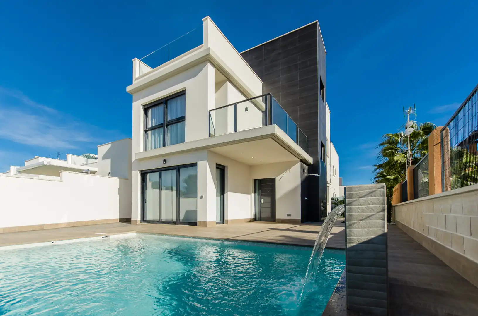 Detached house with terrace for sale in Calle los Chirrines 29, imagen 2