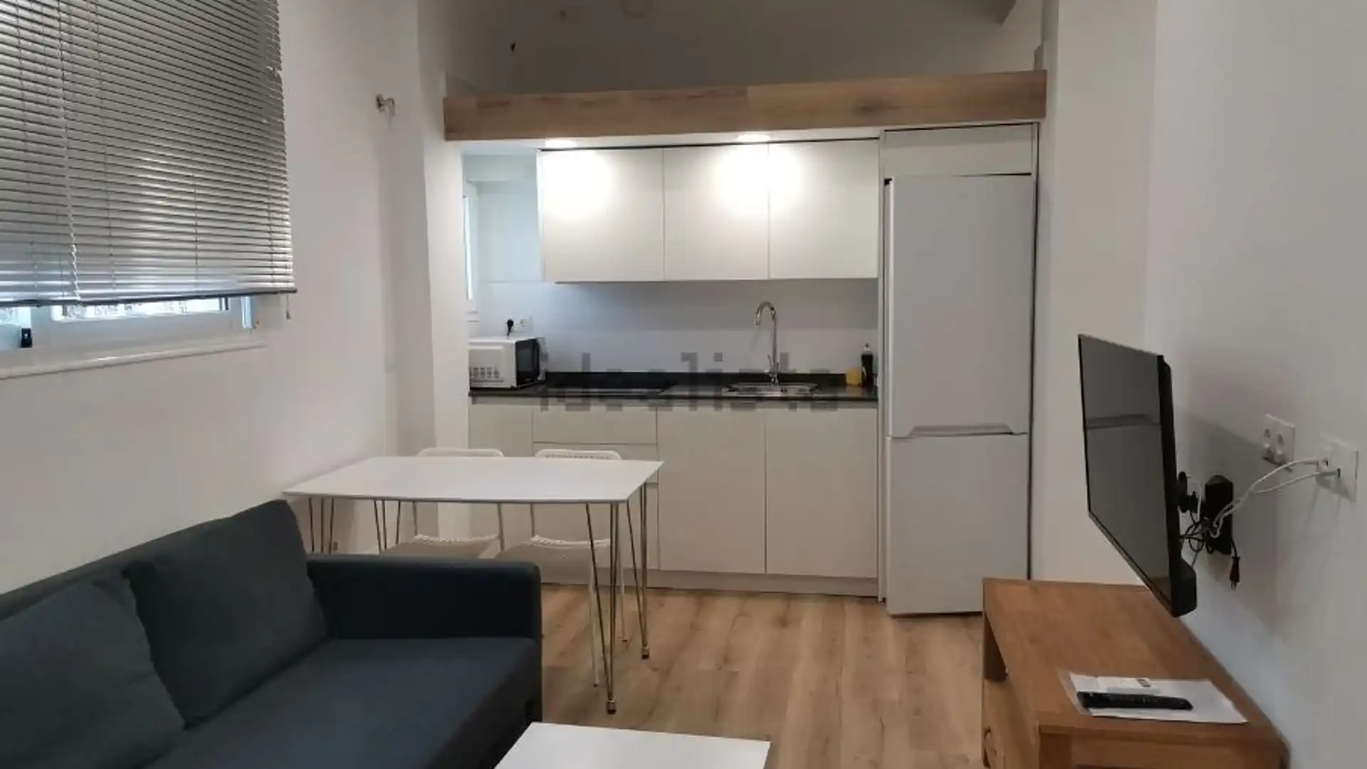 Küche von Wohnung zur Miete in Roquetas de Mar mit Klimaanlage, Heizung und Parkett