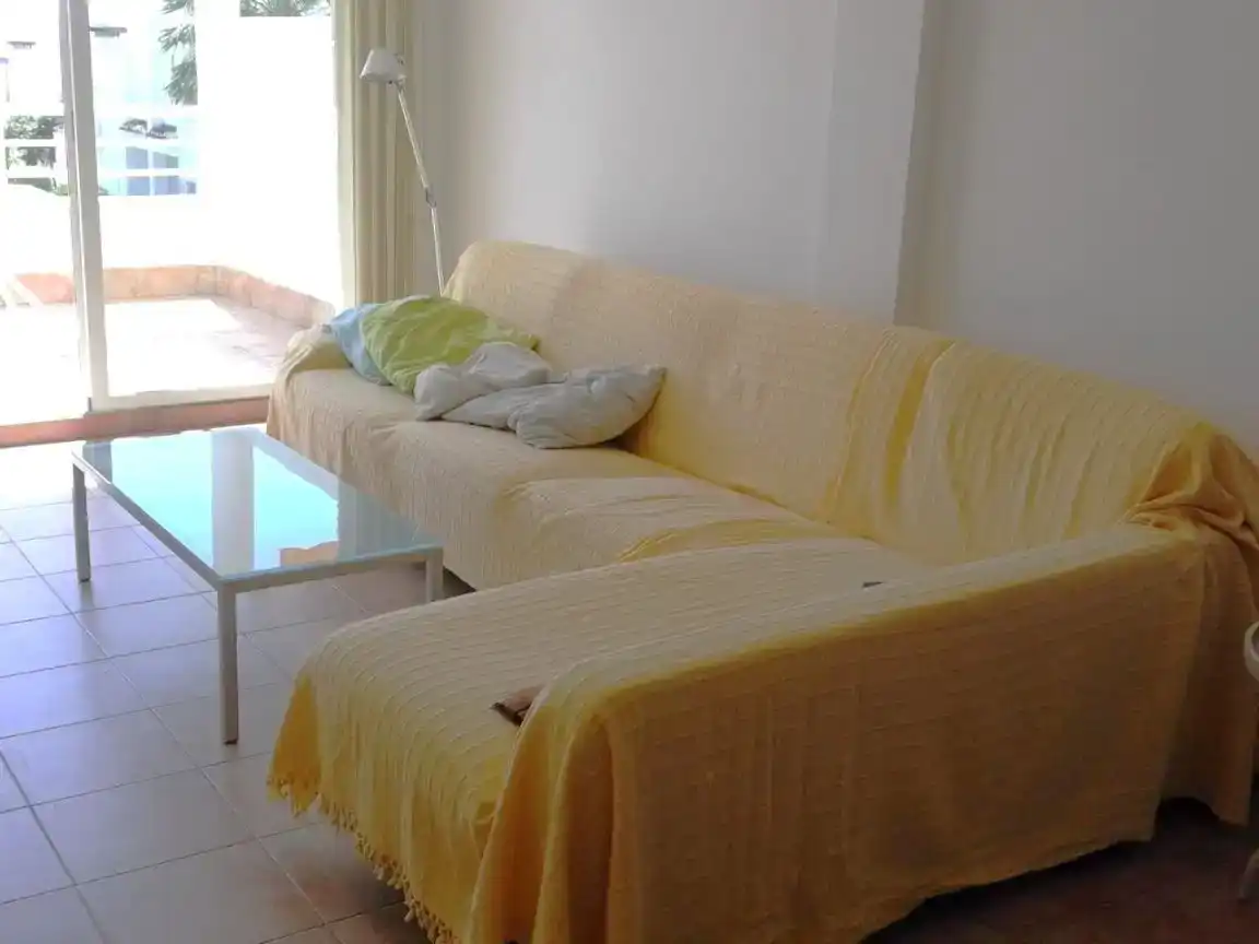 Sala d'estar de Apartament de lloguer en Mojácar amb Aire condicionat i Piscina