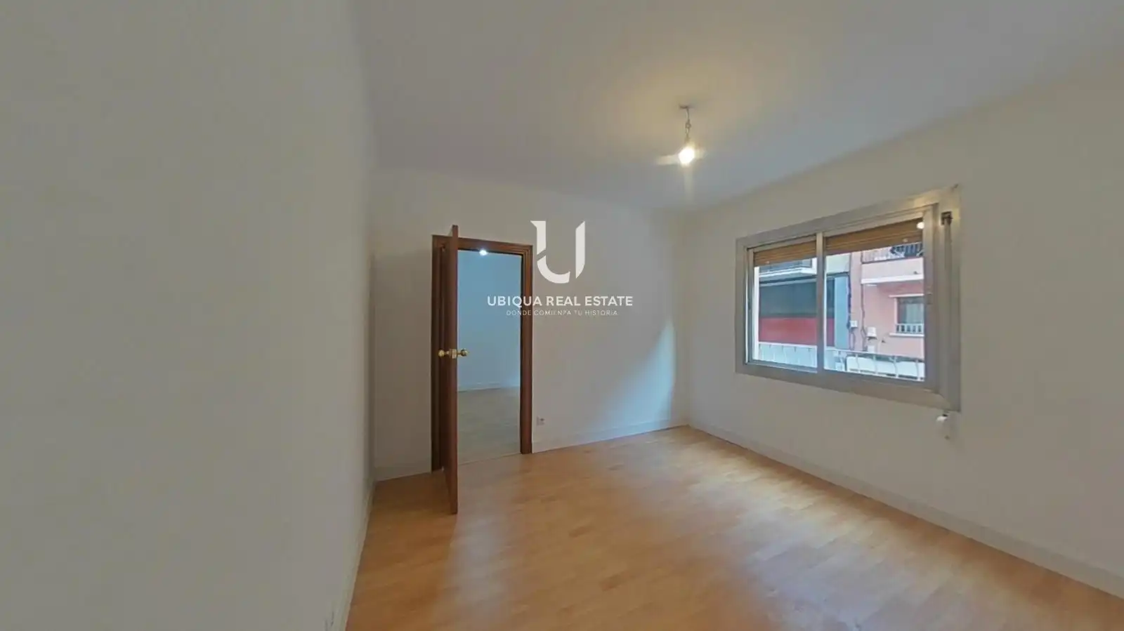 Bedroom of Flat for sale in L'Hospitalet de Llobregat  with Parquet flooring and Oven