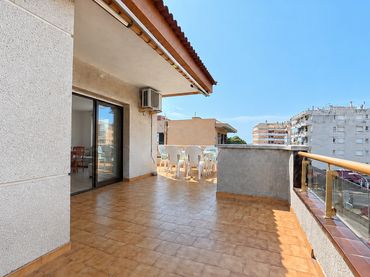 Attico con balcone in vendita a Avinguda Tarragona