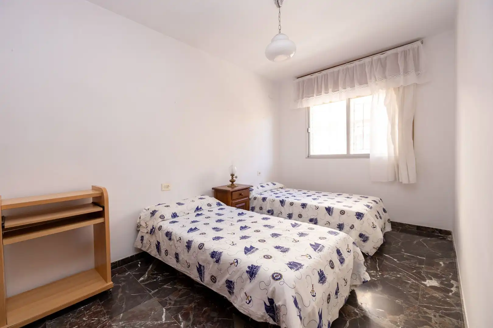 Habitación de Casa adosada en venta en Motril con Aire acondicionado, Calefacción y Terraza