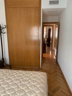 Dormitori de Pis de lloguer en  Madrid Capital amb Balcó