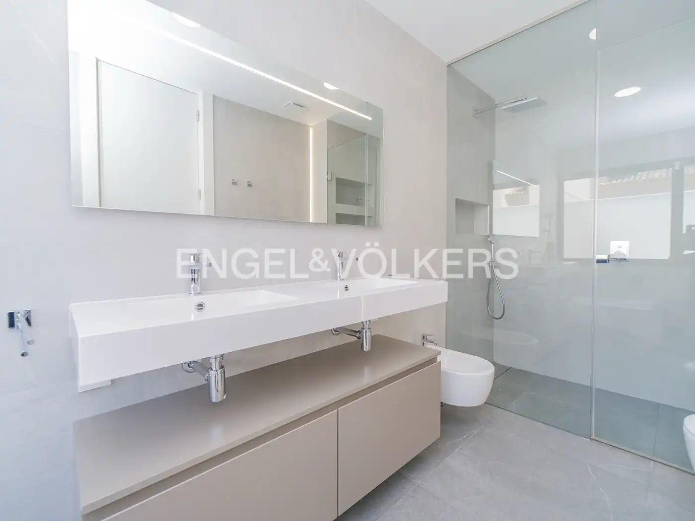 Bathroom of Houses for sale in Elche / Elx  with Air Conditioner, Heating and Private garden