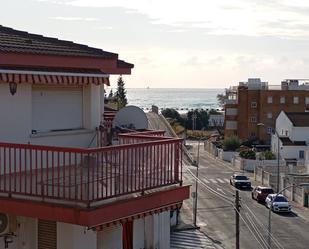 Vista exterior de Àtic en venda en Cunit amb Aire condicionat, Calefacció i Terrassa