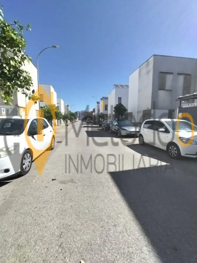Vista exterior de Casa adosada en venta en La Rinconada con Aire acondicionado, Terraza y Trastero