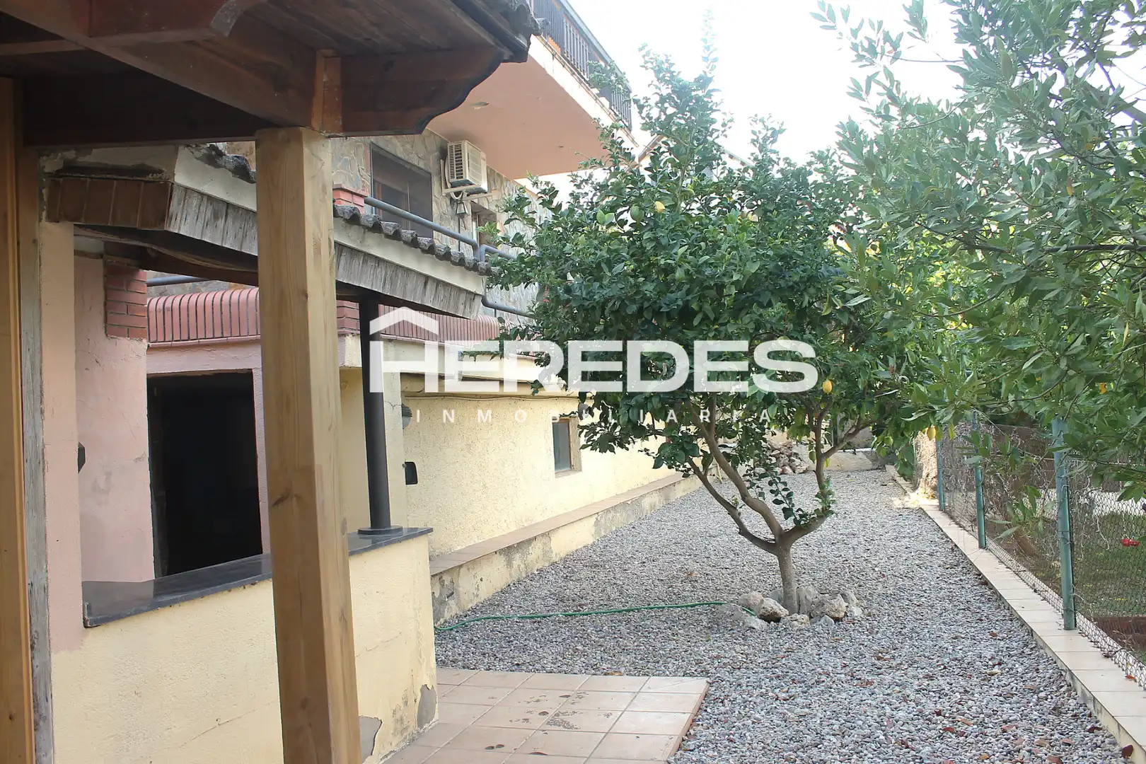 Terrassa de Casa o xalet en venda en Torrelles de Llobregat amb Aire condicionat, Calefacció i Jardí privat