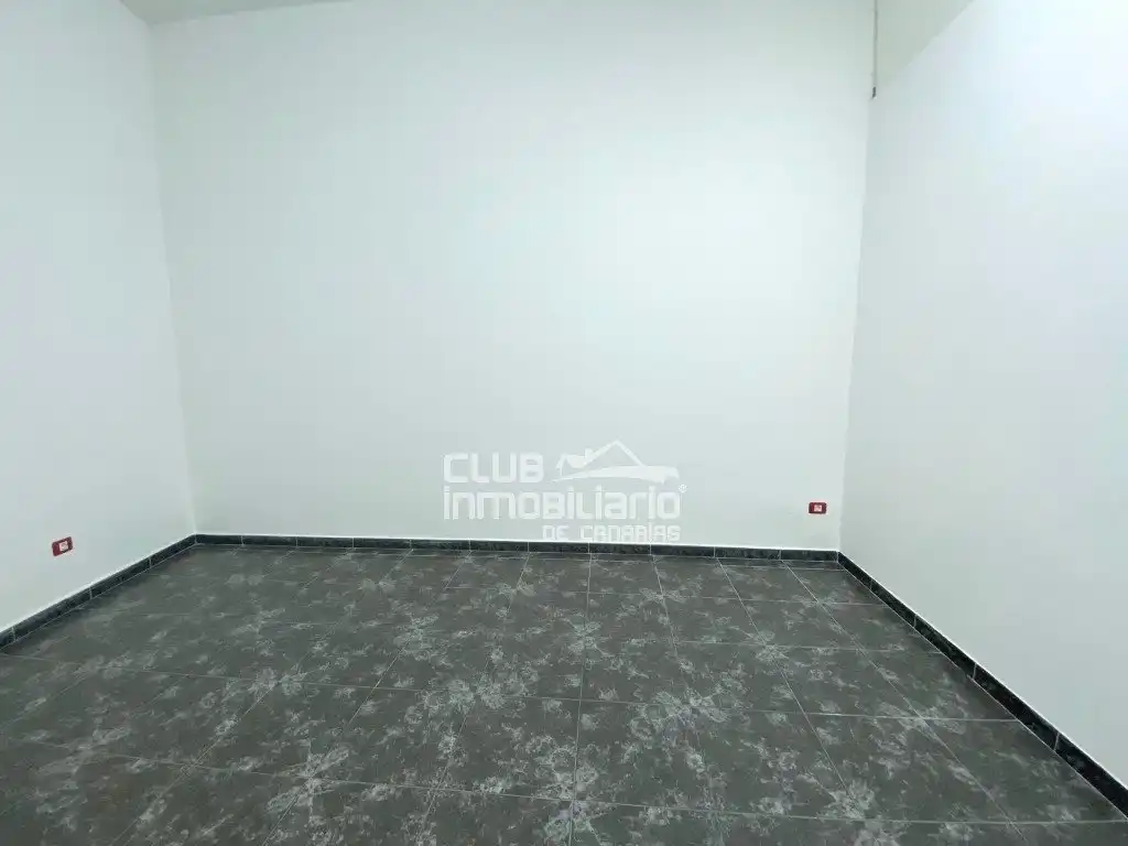 Commercial properties for rent in Santa Cruz de Tenerife  with Air Conditioner