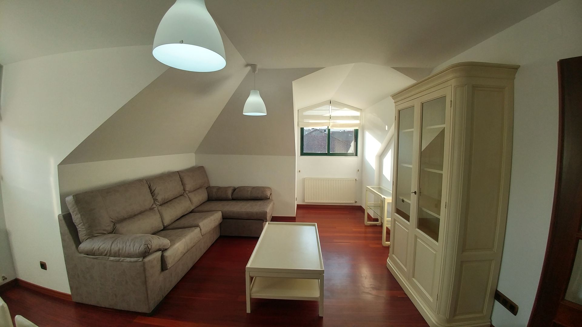Living room of Attic to rent in Ames  with Heating, Parquet flooring and Furnished