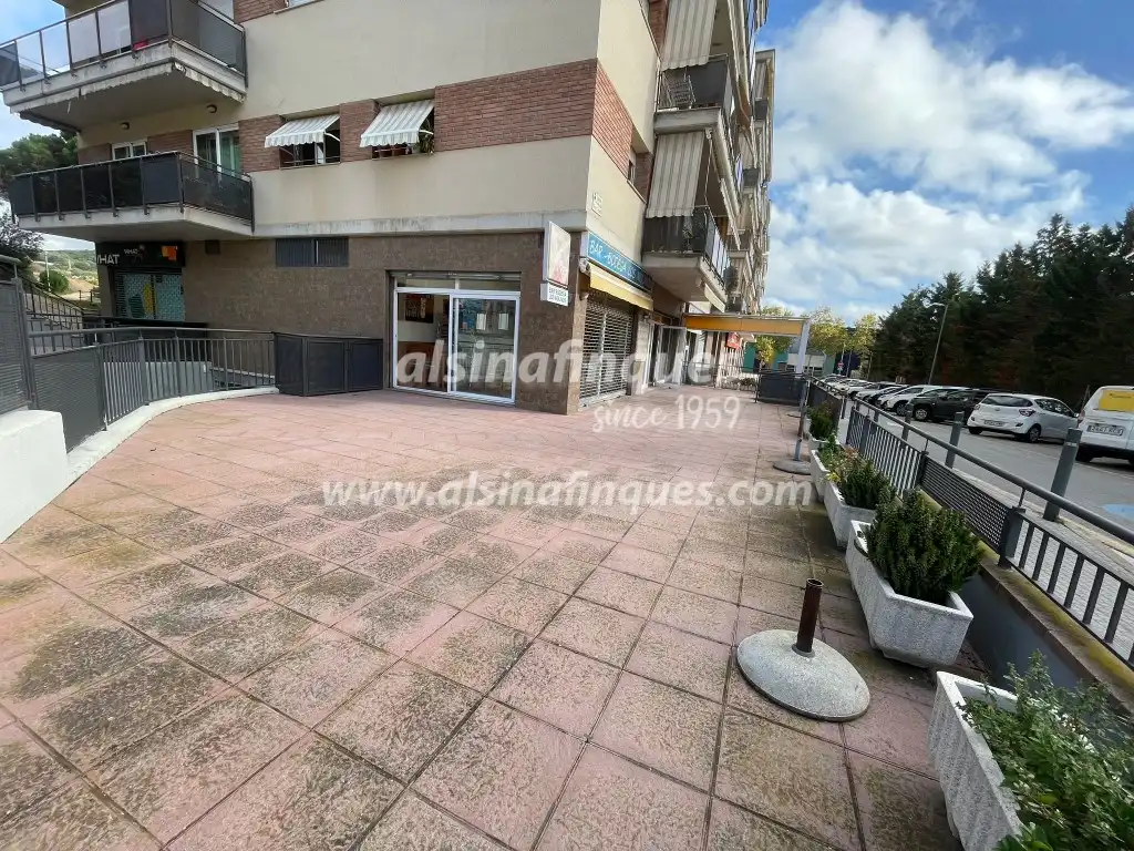 Vista exterior de Local en venda en Lloret de Mar