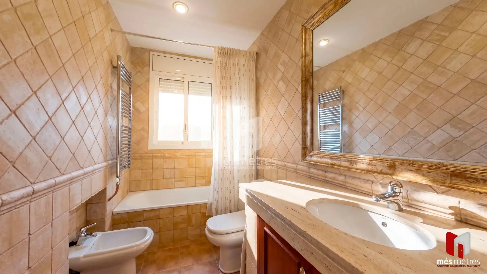 Baño de Casa o chalet de alquiler en El Masnou con Calefacción, Jardín privado y Trastero