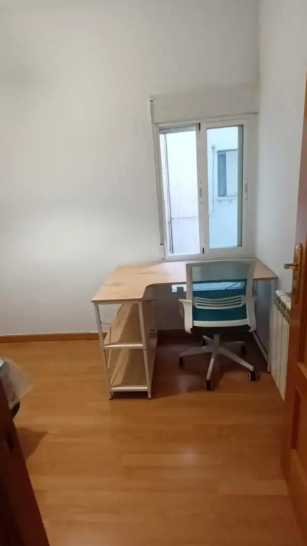 Habitación de Piso de alquiler en Granada con Aire acondicionado, Calefacción y Amueblado
