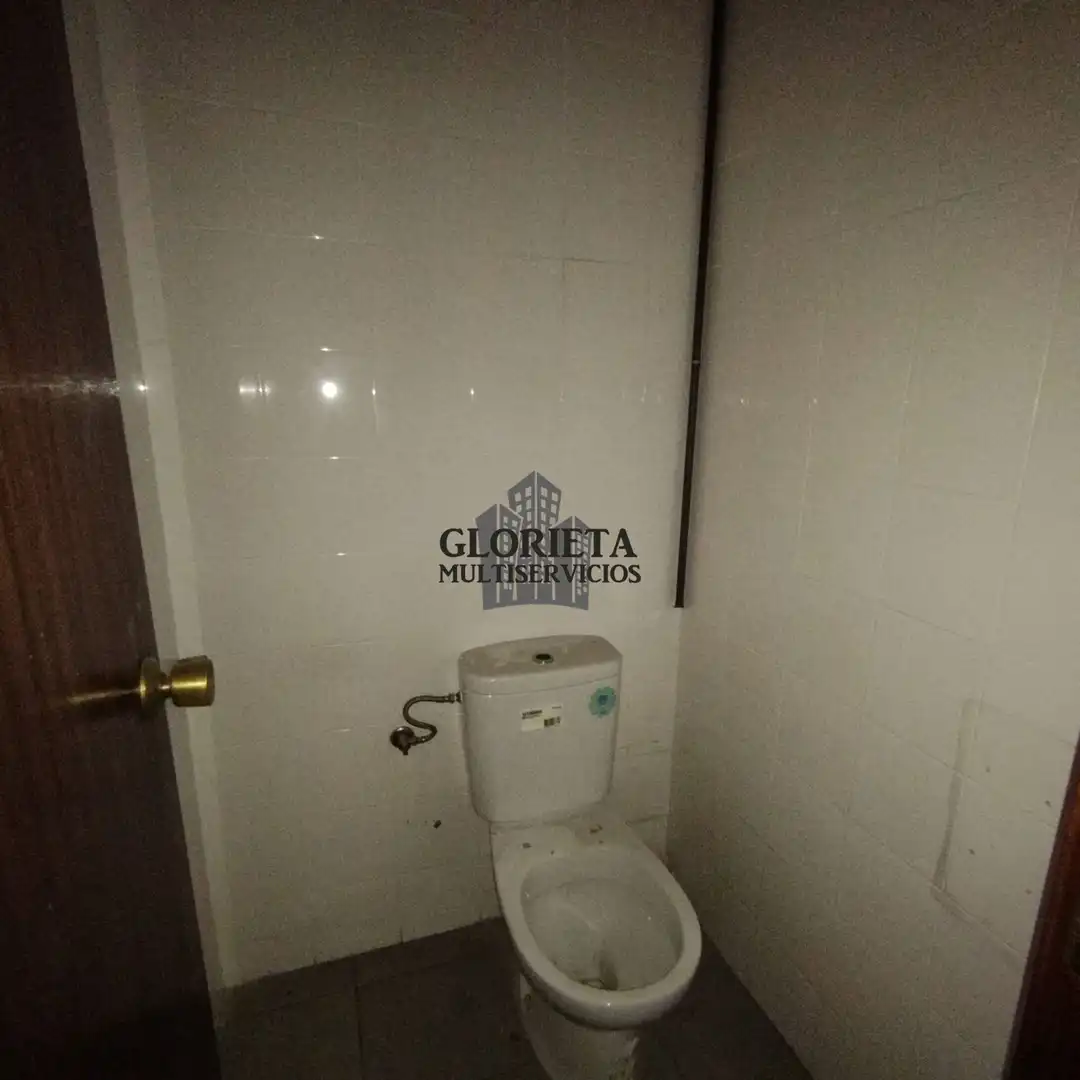 Badezimmer von Geschaftsraum zum Verkauf in Centro Urbano