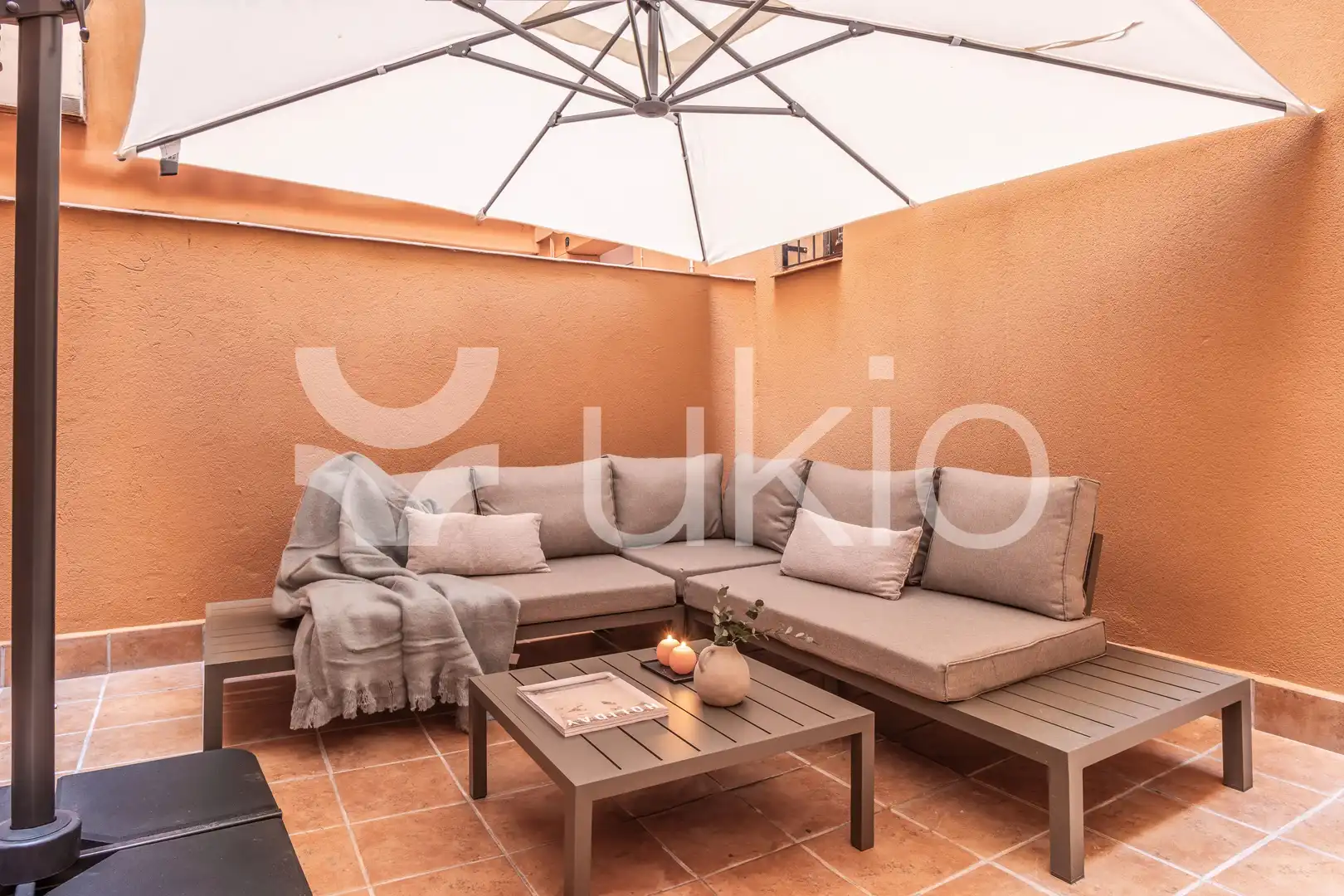 Terraza de Apartamento de alquiler en Madrid con Calefacción, Terraza y Amueblado