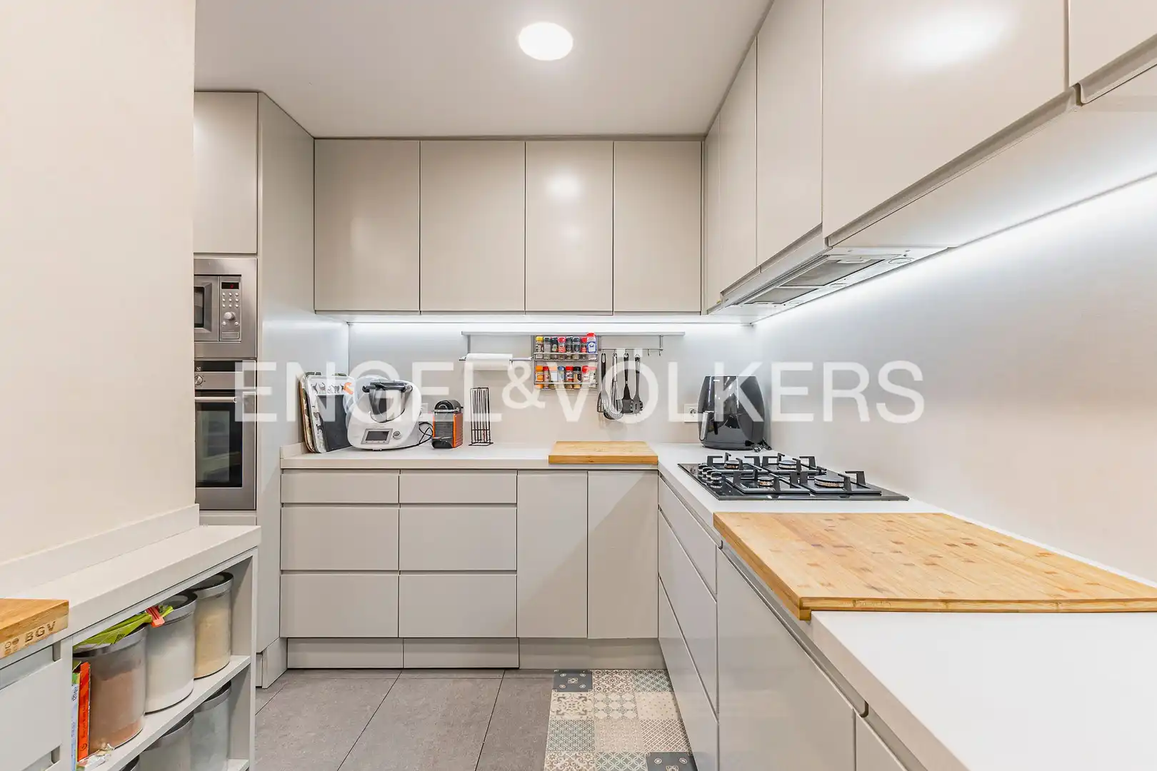 Cocina de Piso en venta en Barcelona con Aire acondicionado, Calefacción y Jardín privado