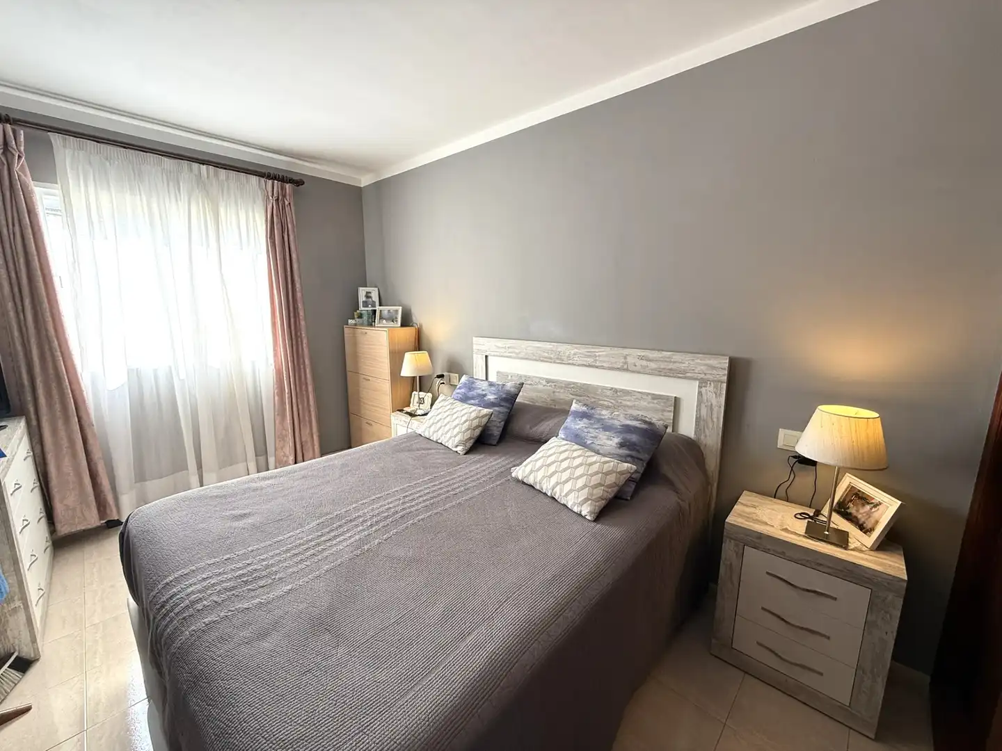 Schlafzimmer von Erdgeschoss zum Verkauf in Muro mit Abstellraum und Ofen