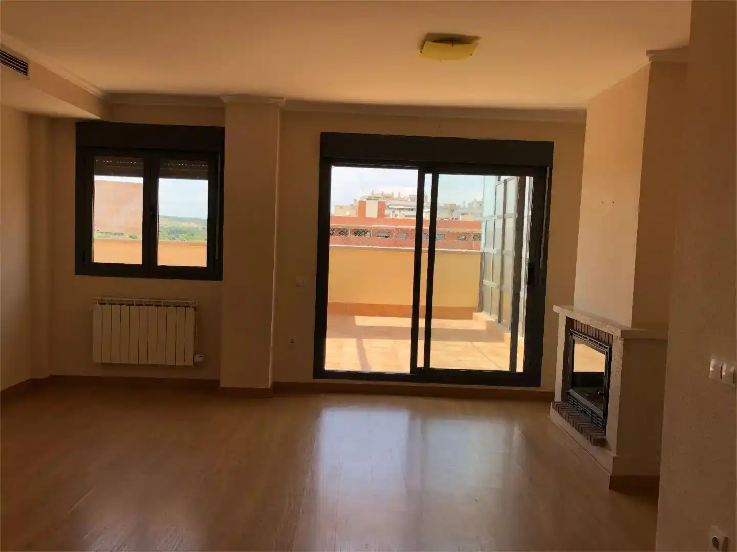 Sala de estar de Piso en venta en Paterna con Aire acondicionado, Jardín privado y Parquet
