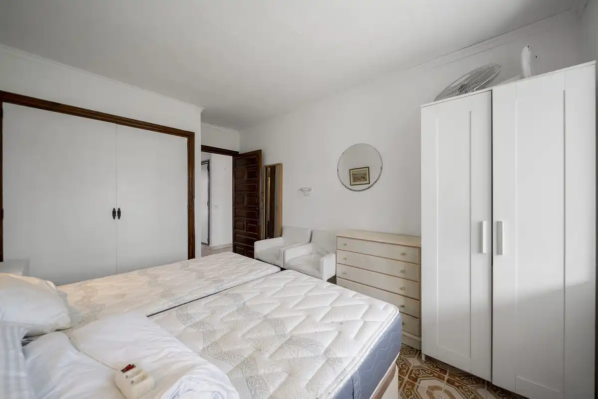 Habitación de Planta baja en venta en Benalmádena con Aire acondicionado y Piscina comunitaria