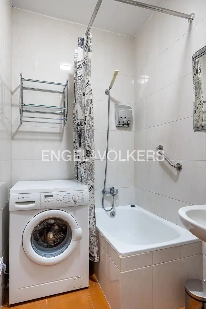 Bathroom of Attic for sale in Sevilla  with Air Conditioner, Heating and Terrace