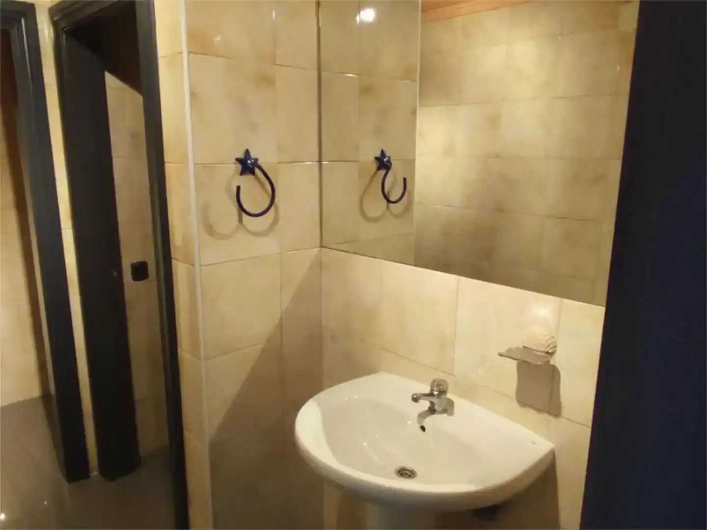 Bany de Local de lloguer en Castejón (Navarra) amb Aire condicionat