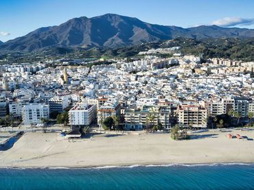 Àtic amb ascensor en venda a Estepona Pueblo