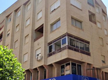 Flat with lift for sale in Calle Alcalde Juan Barranquero 9