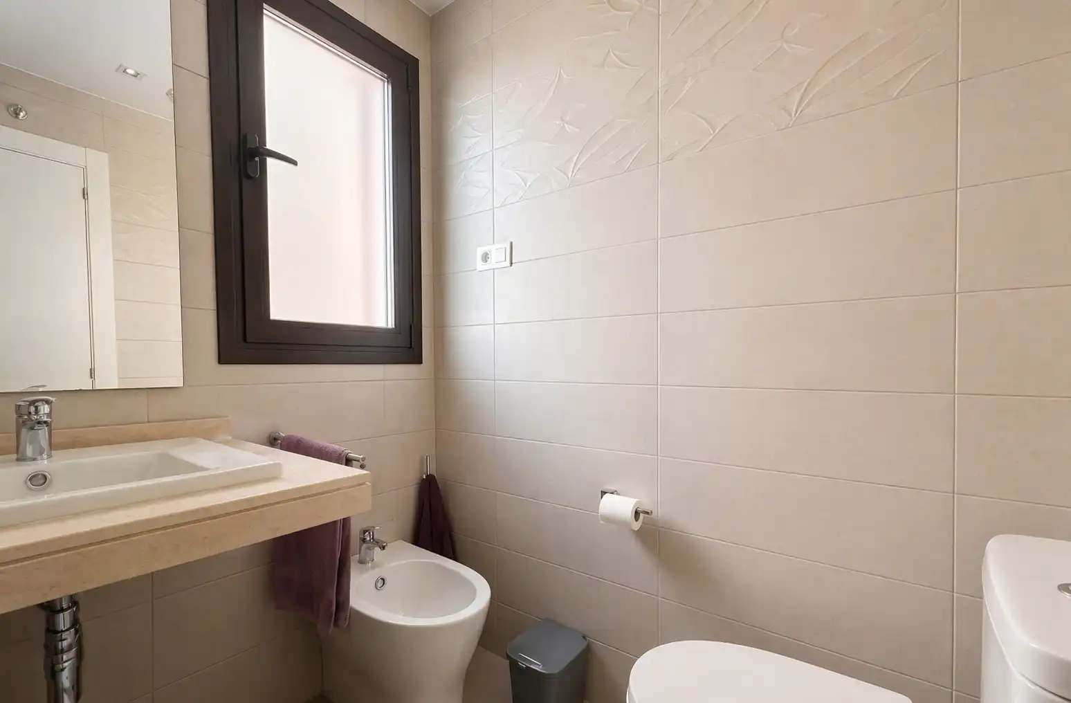 Bathroom of Flat for sale in Málaga  with Air Conditioner, Heating and Oven