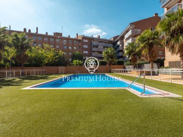 Flat with balcony for sale in Llevant