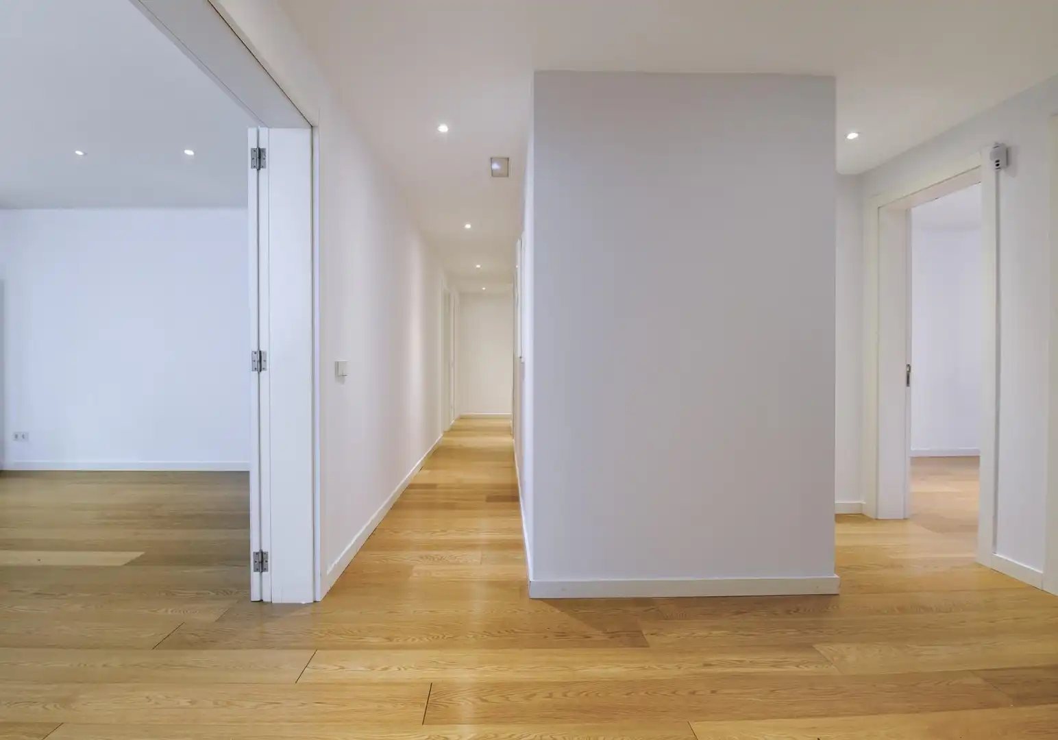 Flat with terrace for sale in BARO DE SANTA MARIA DEL S, imagen 9
