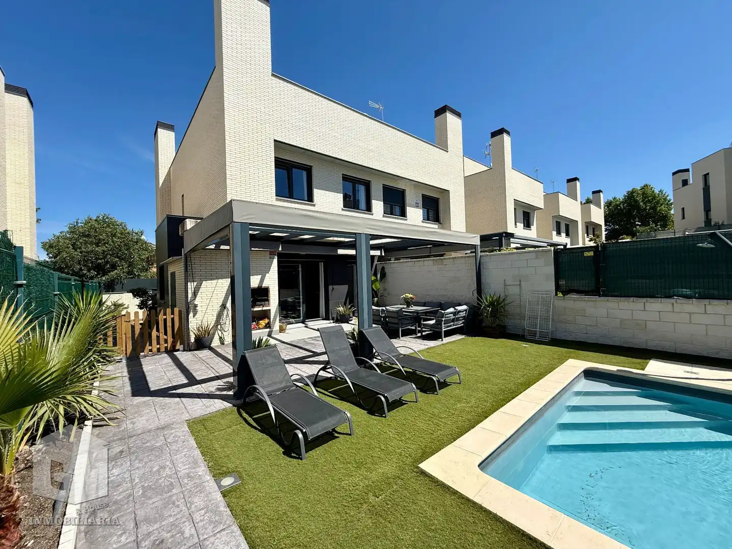 Terrasse von Einfamilien-Reihenhaus zum Verkauf in Arroyomolinos (Madrid) mit Klimaanlage, Heizung und Privatgarten