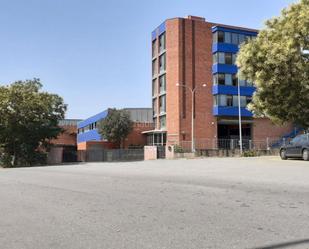 Vista exterior de Nau industrial en venda en Mollet del Vallès