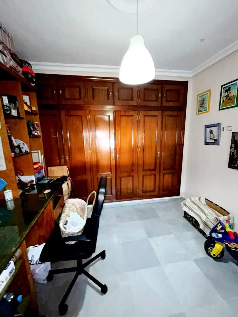 Casa adosada en venta en Utrera con Aire acondicionado, Trastero y Balcón