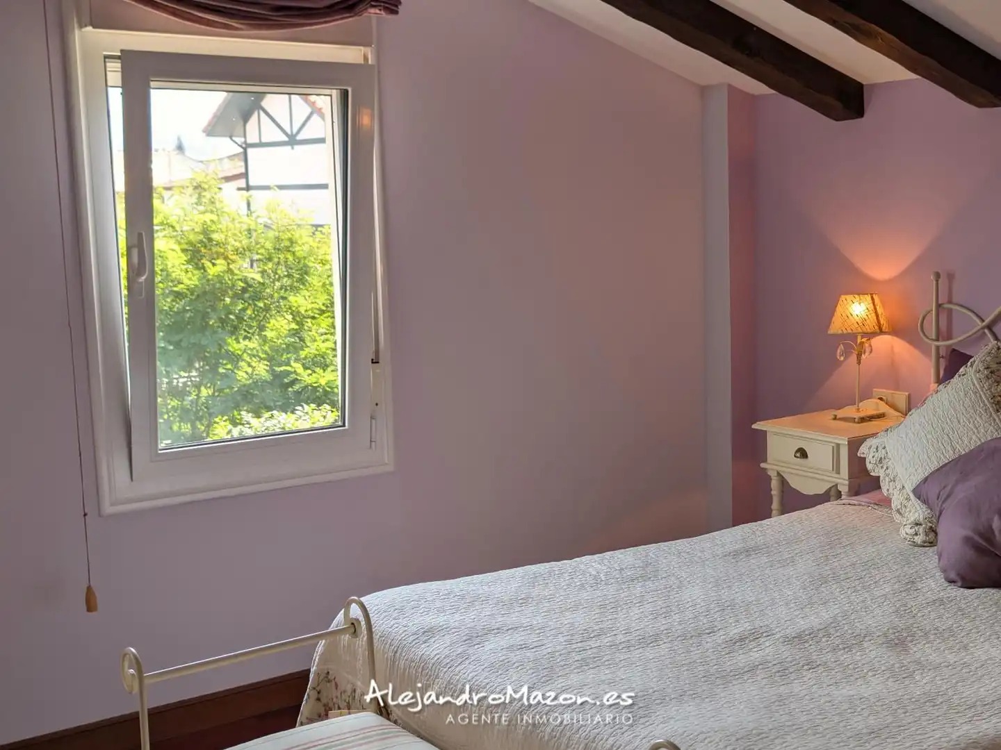 Schlafzimmer von Einfamilien-Reihenhaus zum Verkauf in Castro-Urdiales mit Heizung, Privatgarten und Terrasse