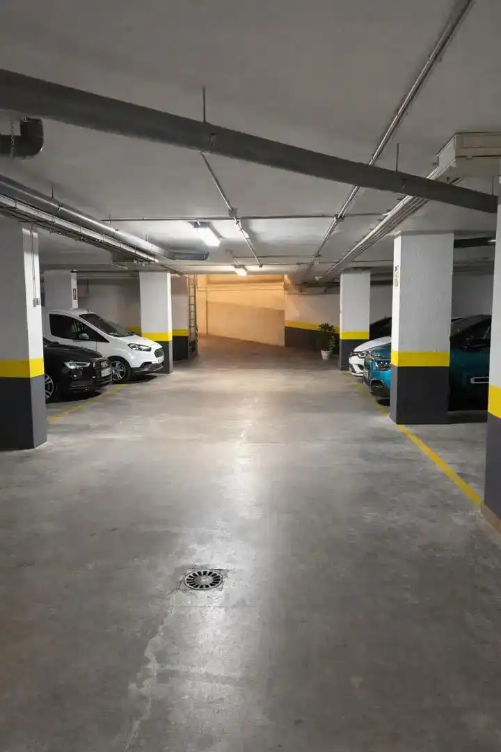 Aparcament de Pis en venda en Ogíjares amb Aire condicionat, Jardí privat i Parquet