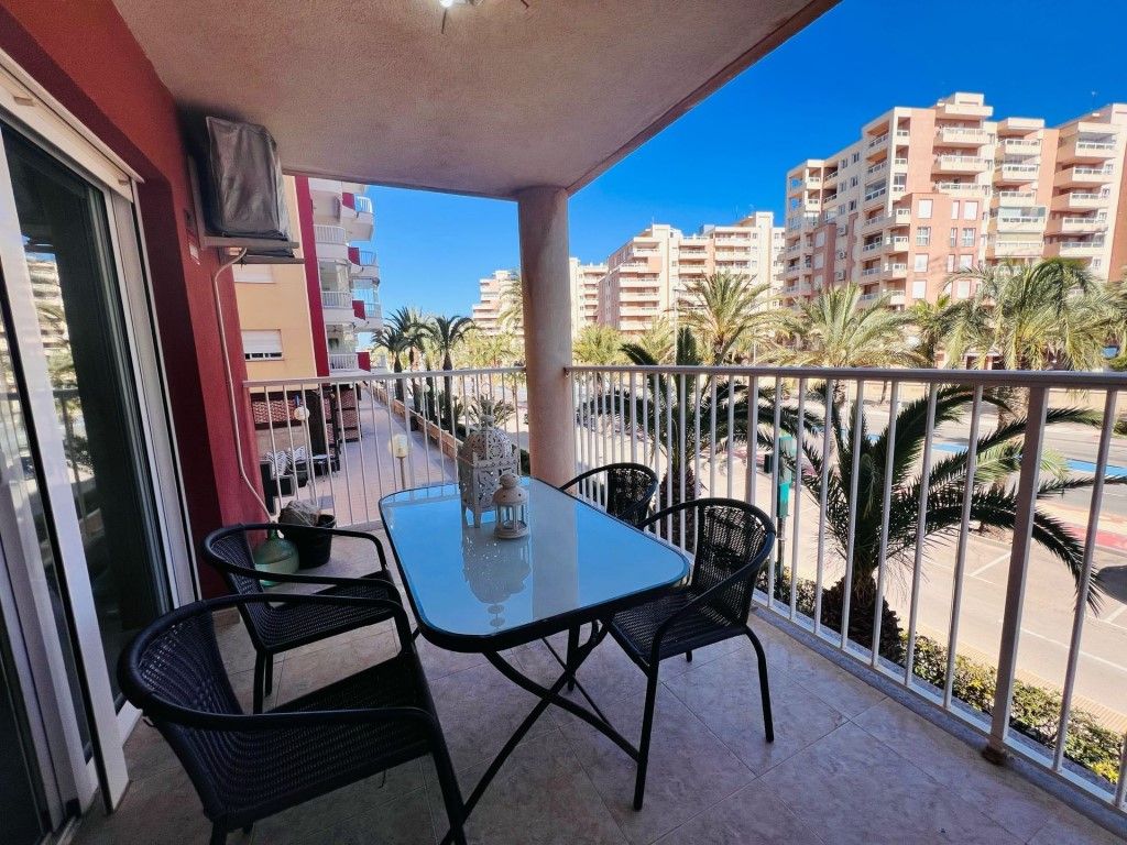 Vista exterior de Apartament en venda en La Manga del Mar Menor amb Jardí privat, Terrassa i Moblat