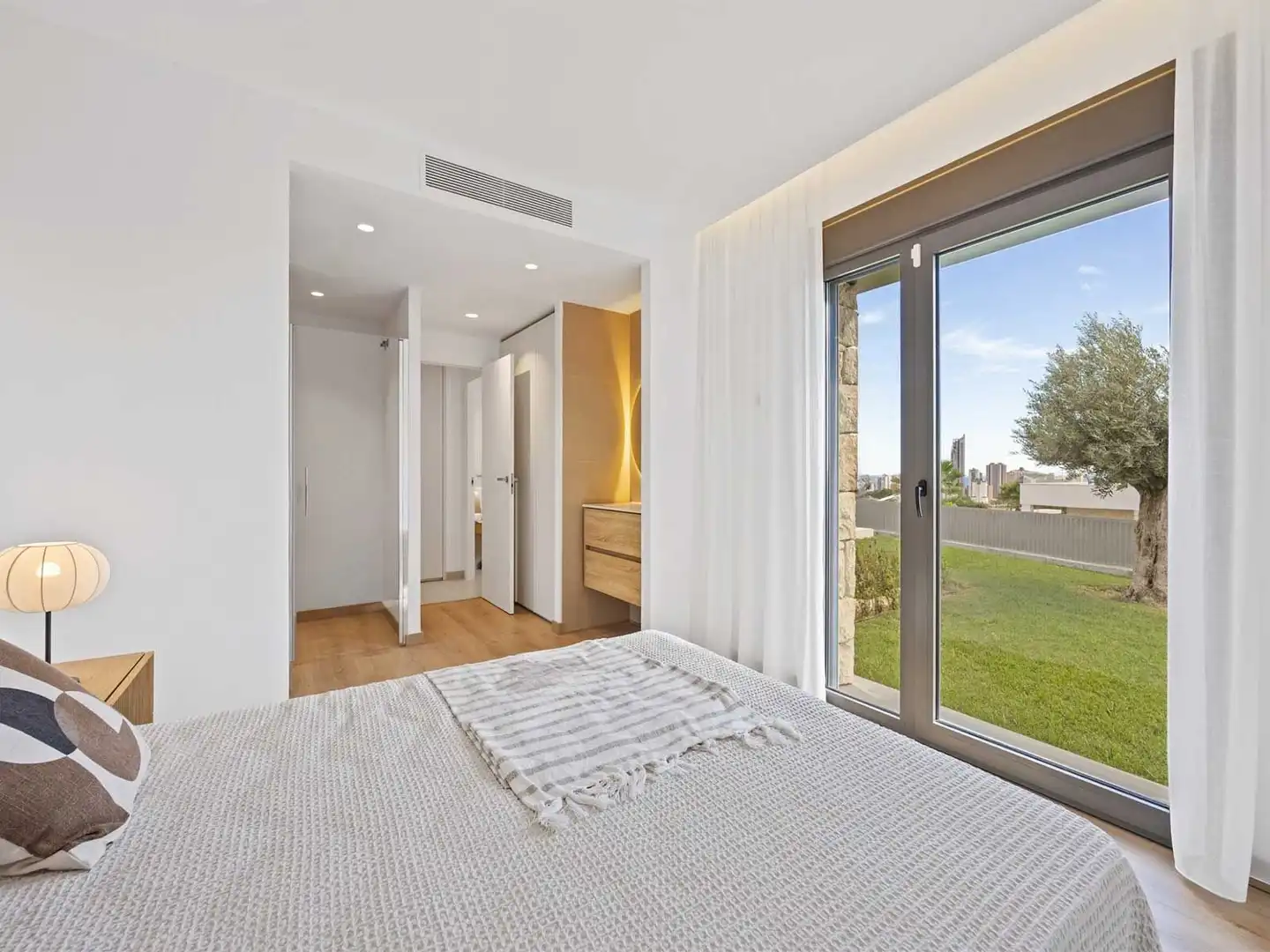 Chalet con piscina en venta en Calle Calle Praga, imagen 6