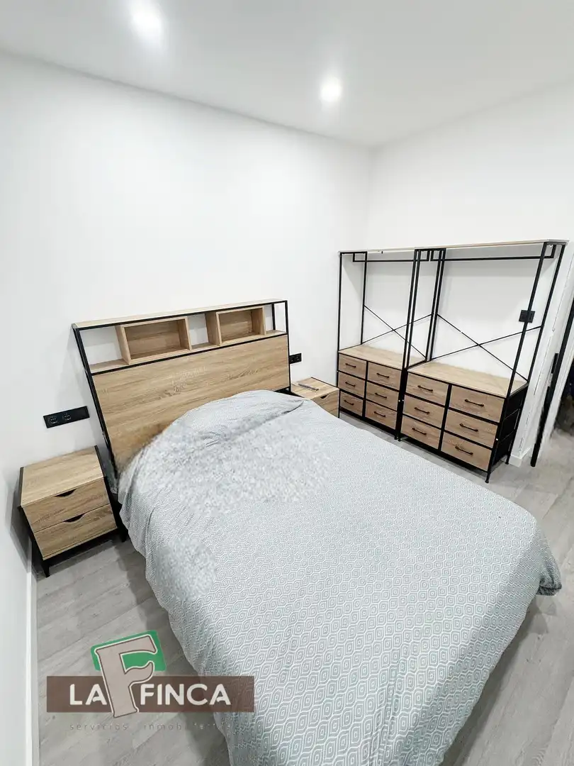 Habitación de Piso en venta en Gijón  con Calefacción, Trastero y Amueblado