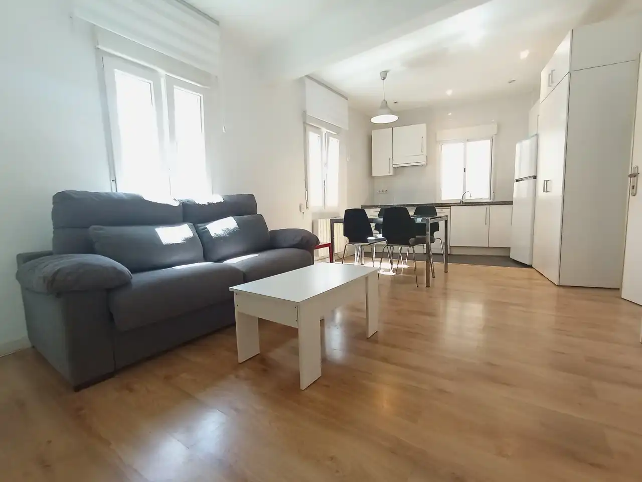Sala de estar de Estudio de alquiler en Madrid con Aire acondicionado, Calefacción y Amueblado