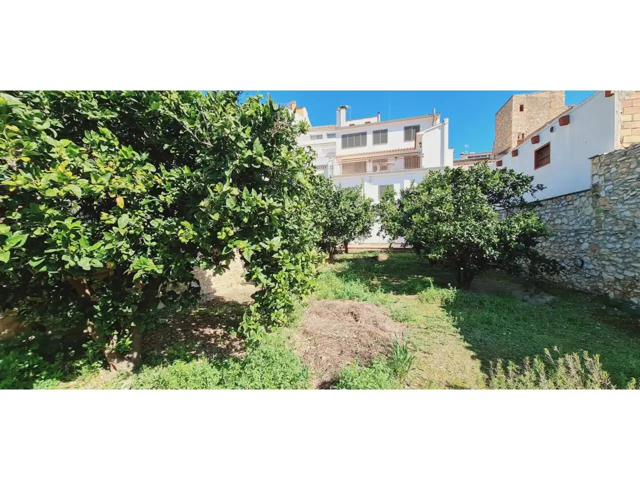 Casa amb jardí en venda a La Pobla de Montornès