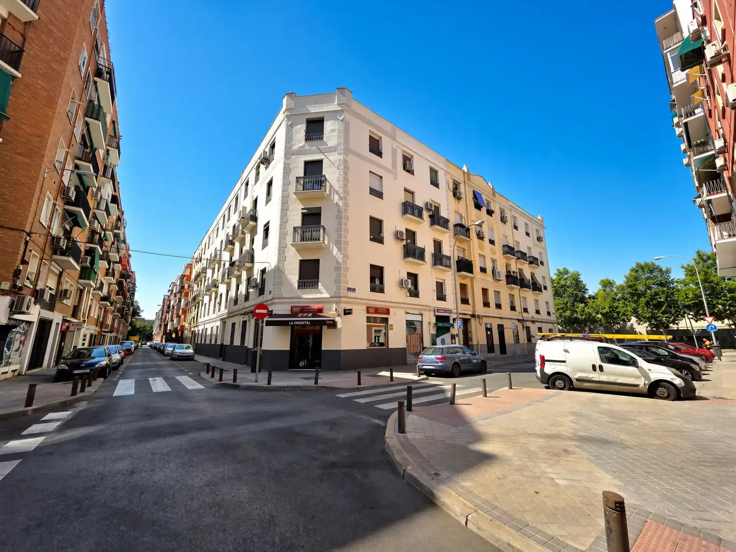 Exterior view of Flat for sale in Madrid  with Air Conditioner, Heating and Washing machine