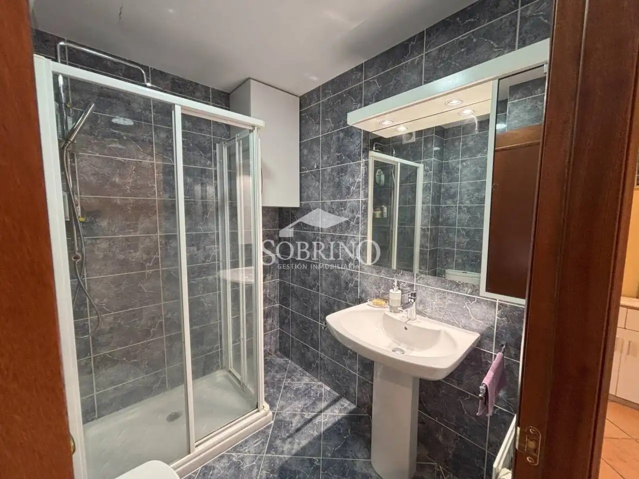 Badezimmer von Wohnungen zum Verkauf in Llanes mit Heizung