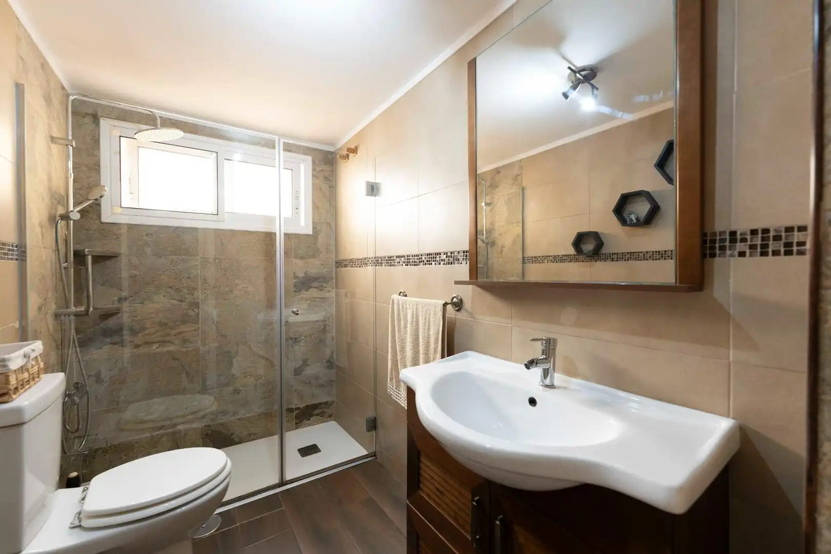 Baño de Piso en venta en Arona con Aire acondicionado, Terraza y Trastero