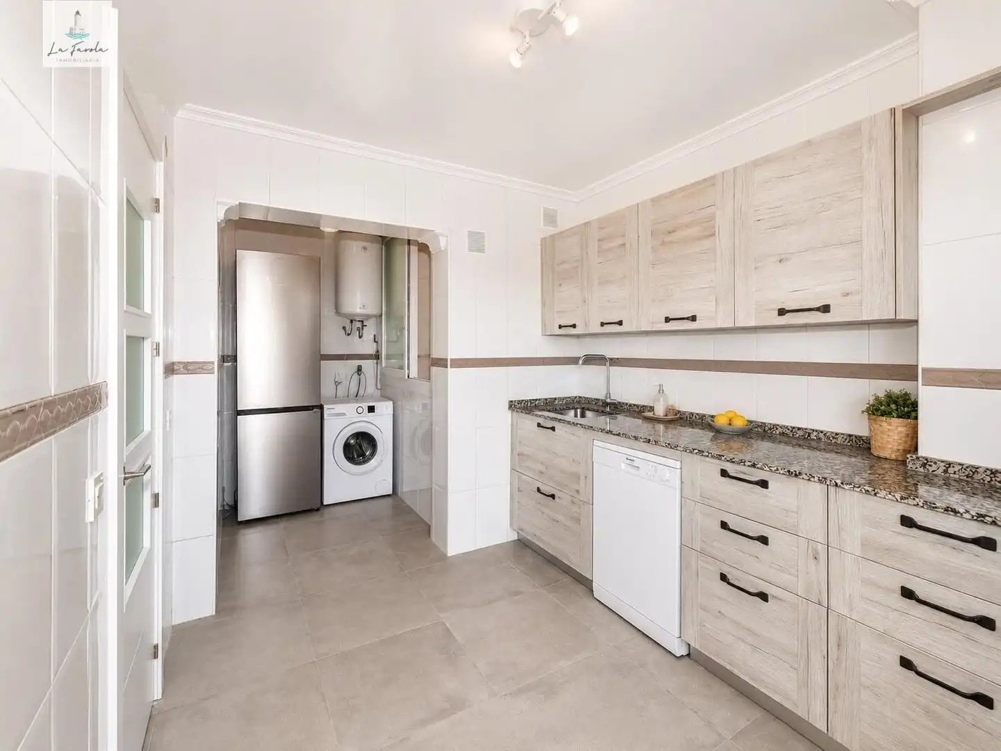 Küche von Wohnung zur Miete in Málaga mit Privatgarten und Terrasse