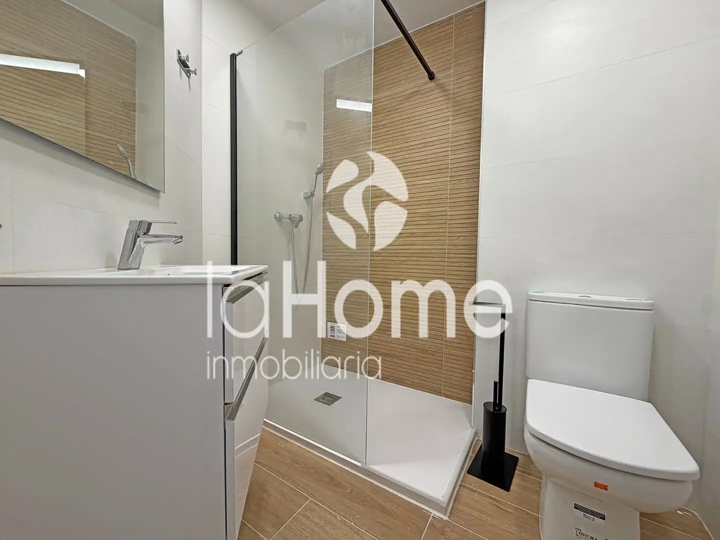 Baño de Casa adosada de alquiler en L'Eliana con Aire acondicionado, Calefacción y Terraza