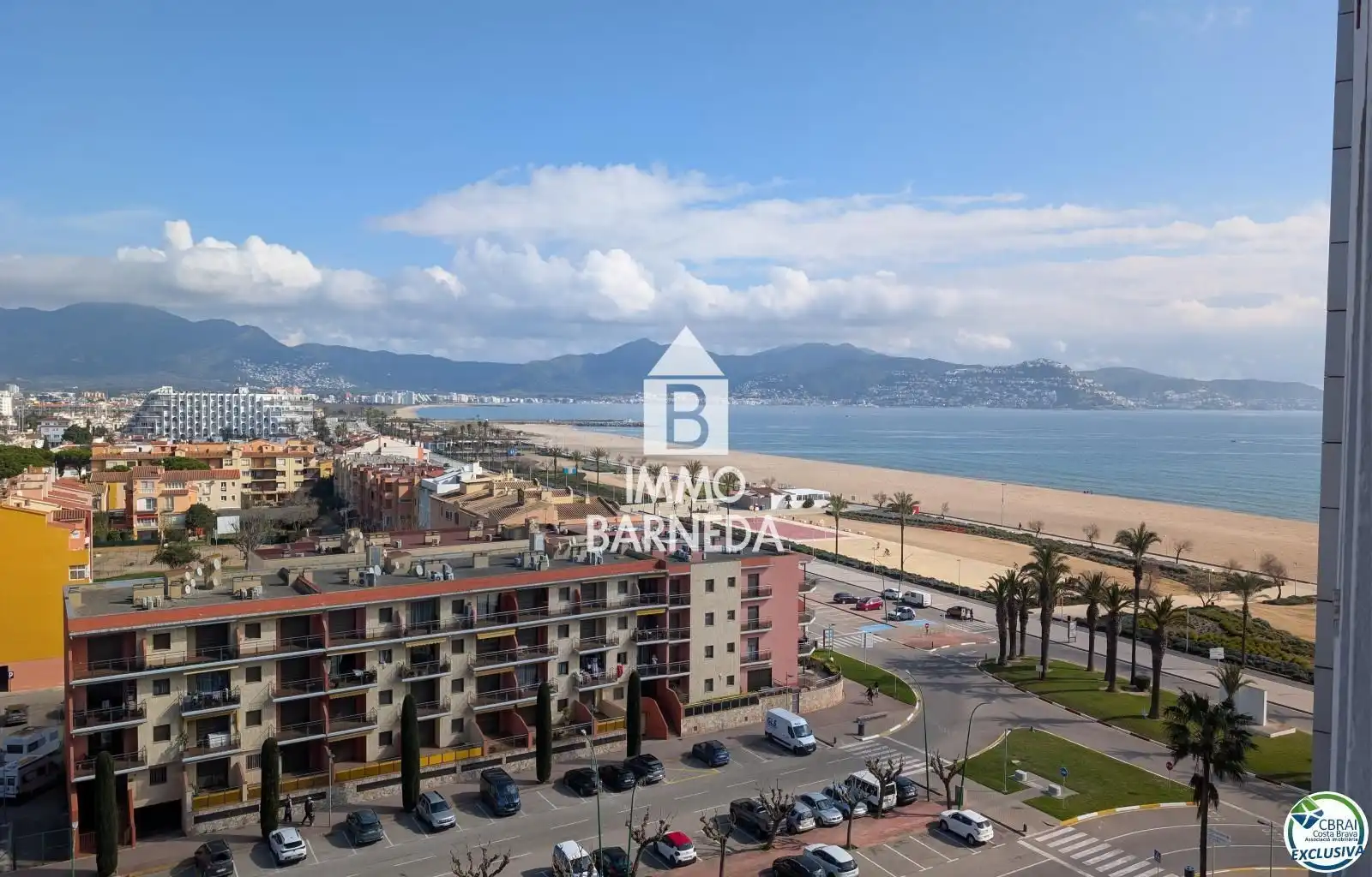 Außenansicht von Wohnung zum Verkauf in Empuriabrava mit Heizung, Terrasse und Möbliert